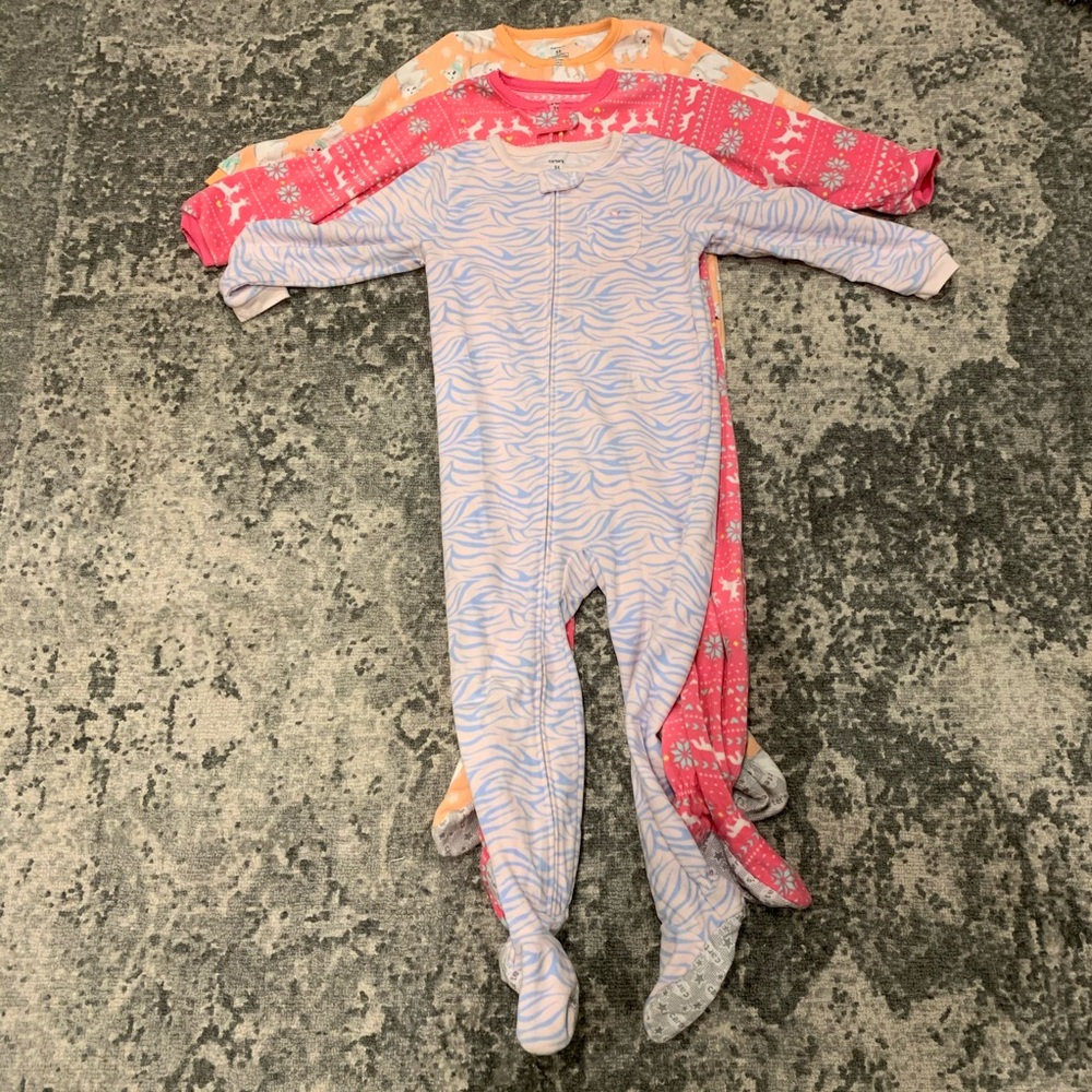 3 Pair of Carter’s pajamas 5T